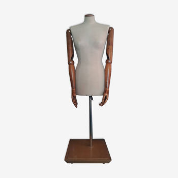 Couture mannequin with finely sculpted articulated arms