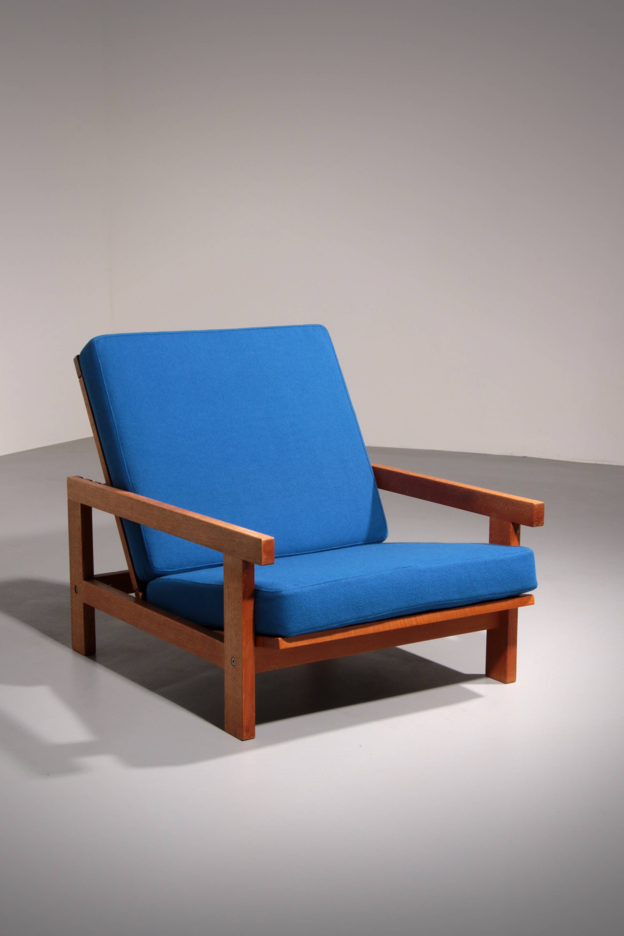 Hans J Wegner GE421 Getama Oak Relax Armchair with Adjustable Backrest