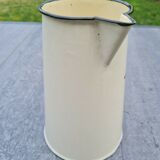 Broc water or milk in enamelled sheet metal small model with a cow pattern