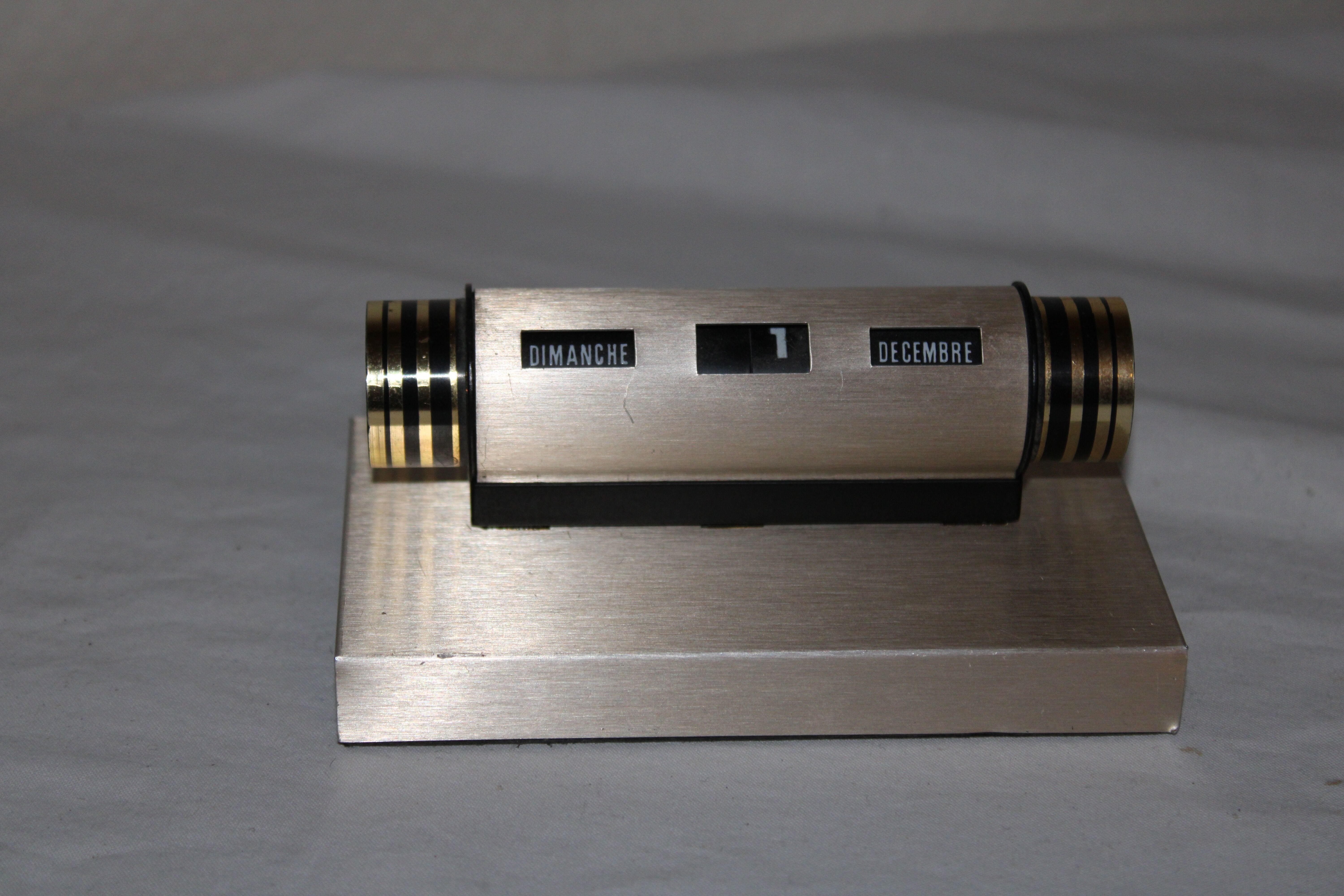 Perpetual vintage metal calendar