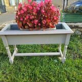 Removable galvanized interior gray wood planter