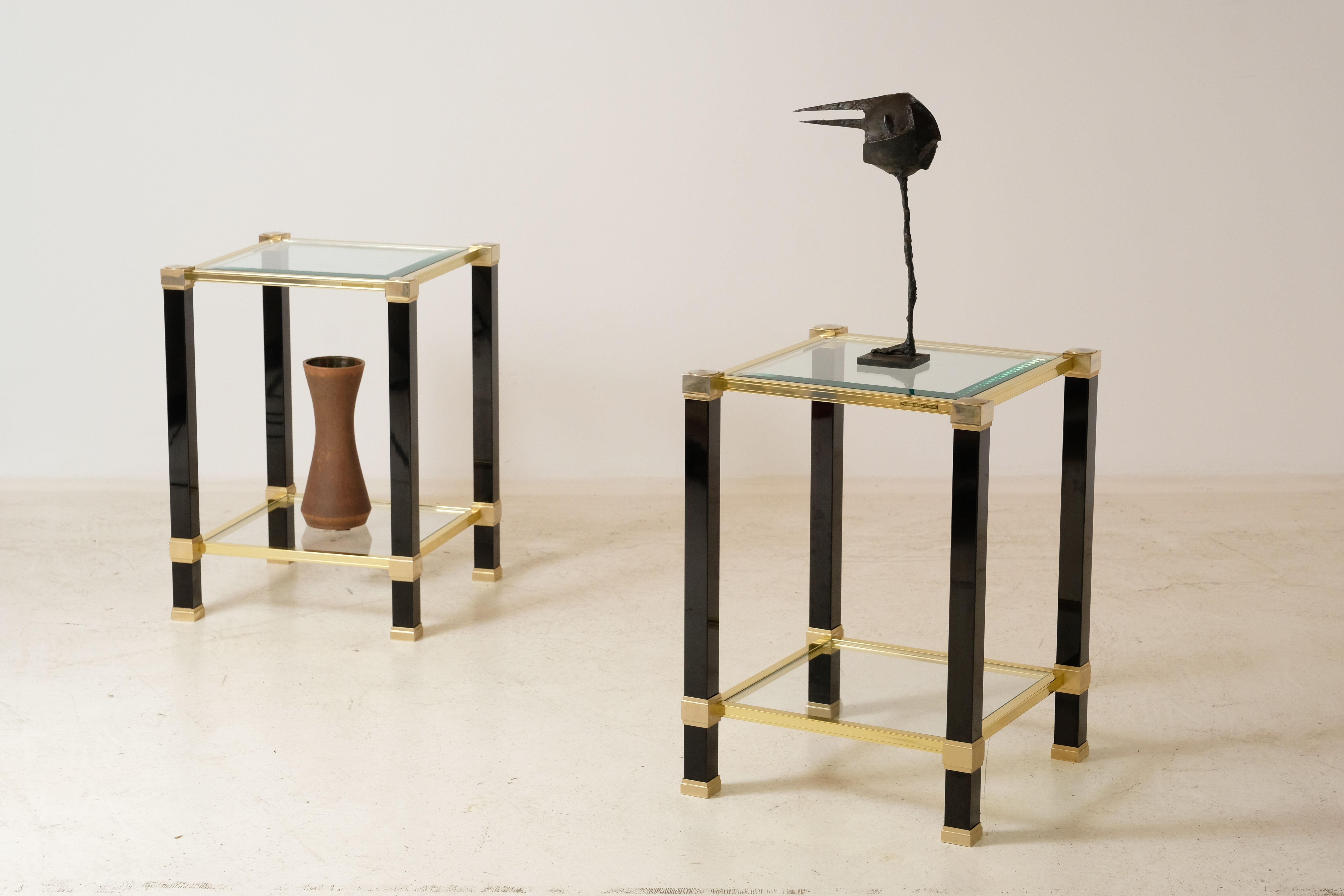 Paire de tables d’appoint ou chevets par Pierre Vandel 1970