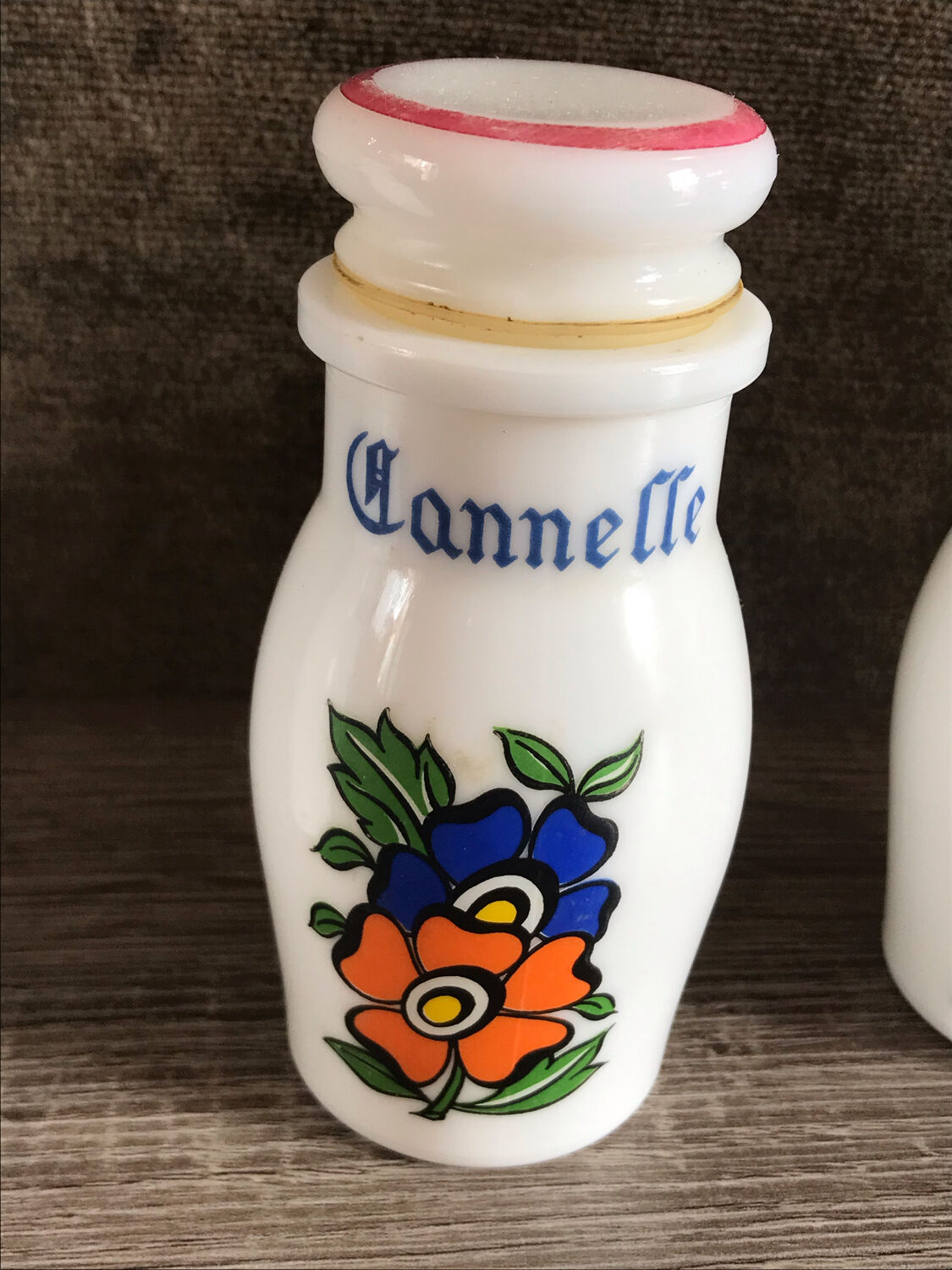 Lot de 4 pot à épices en opaline vintage