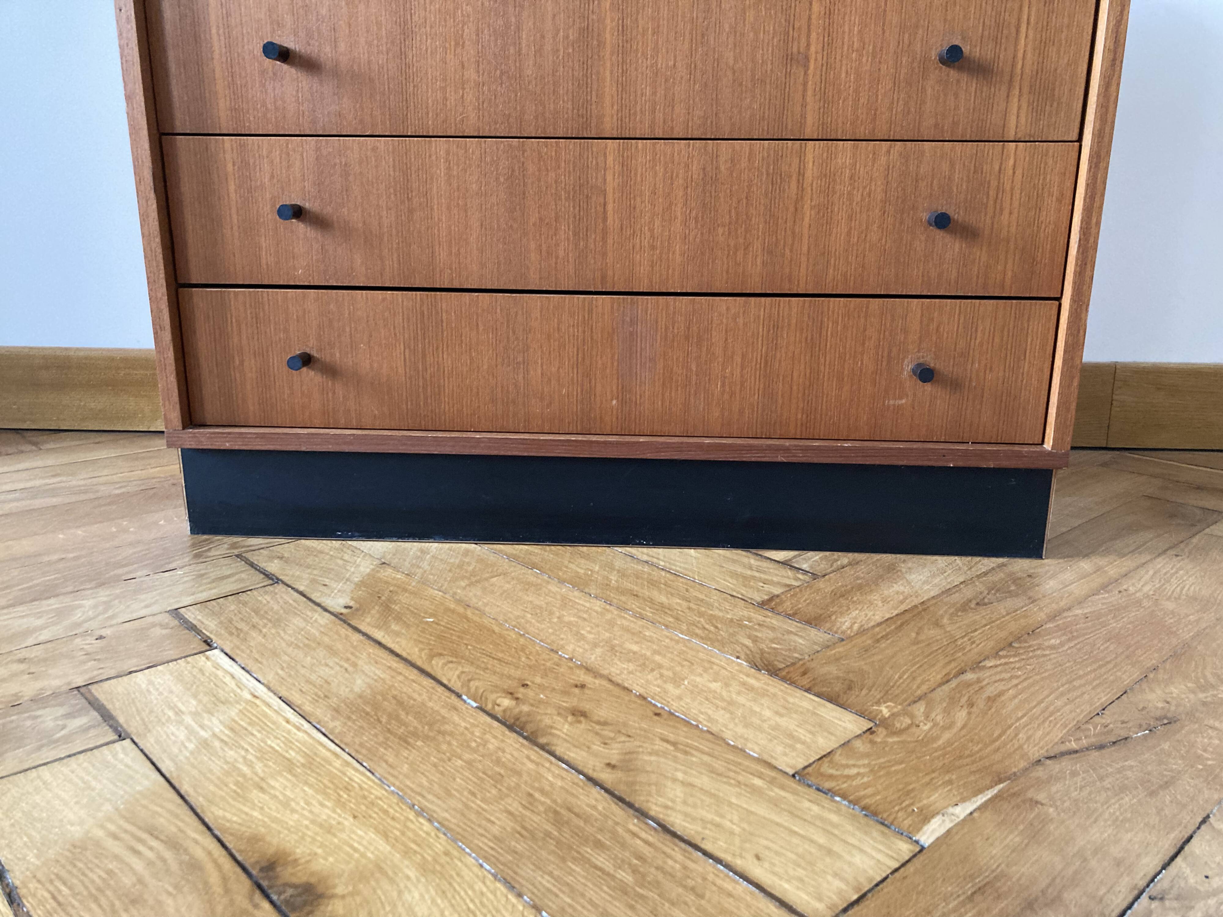 Scandinavian style chest of drawers
