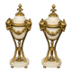 Paire de vases style Louis XVI. Marbre blanc et bronze doré.