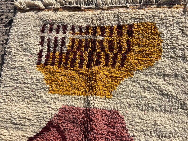 Beni Ouraine handwoven rug, traditional style, size 140 x 260 cm