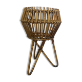 Tripod rattan worker