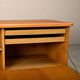 Buffet bas en chêne avec des supports en laiton conçu par Henning Kjærnulf.