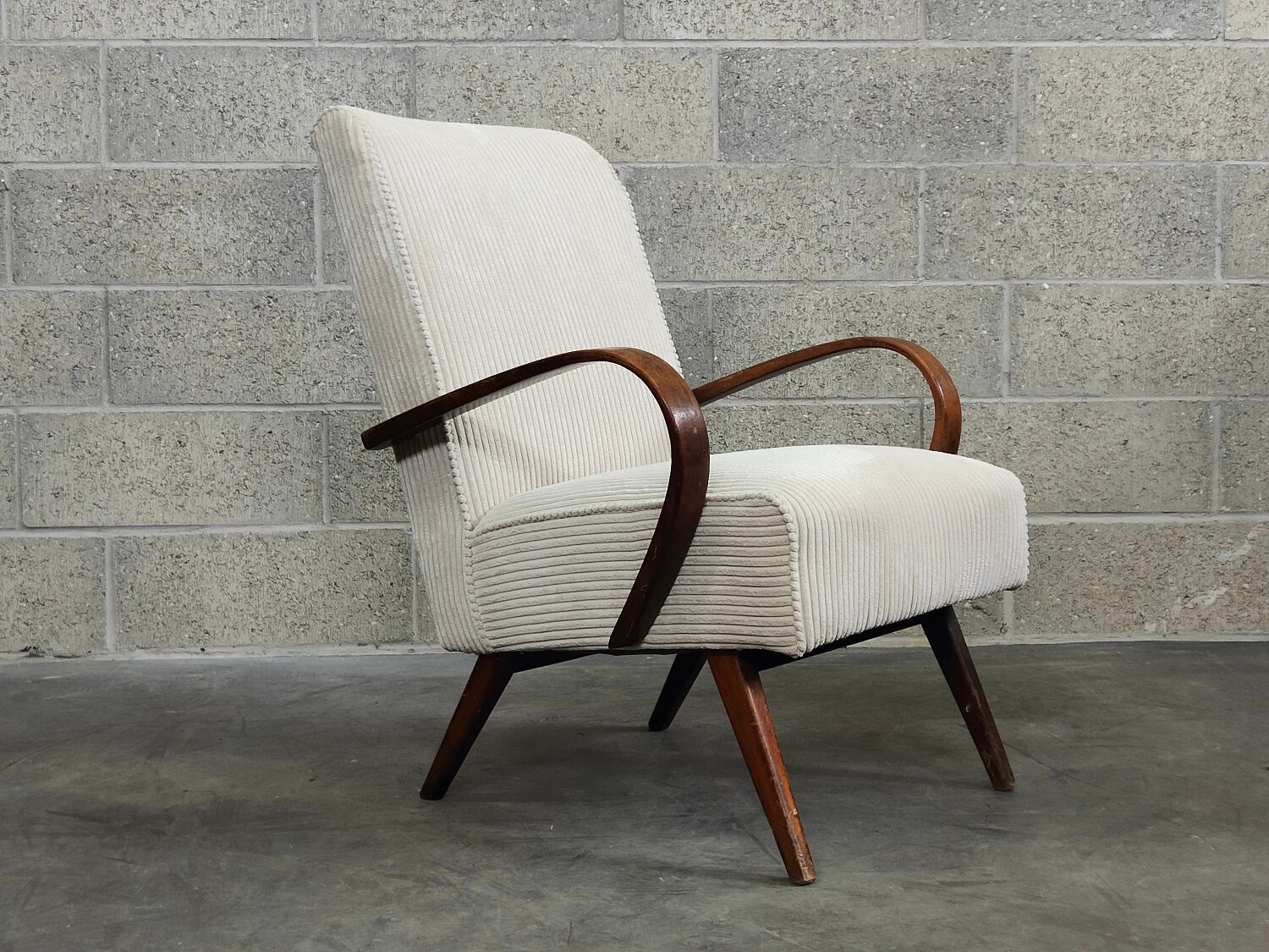 Fauteuil restauré par Jaroslav Smidek 6952 pour Ton
