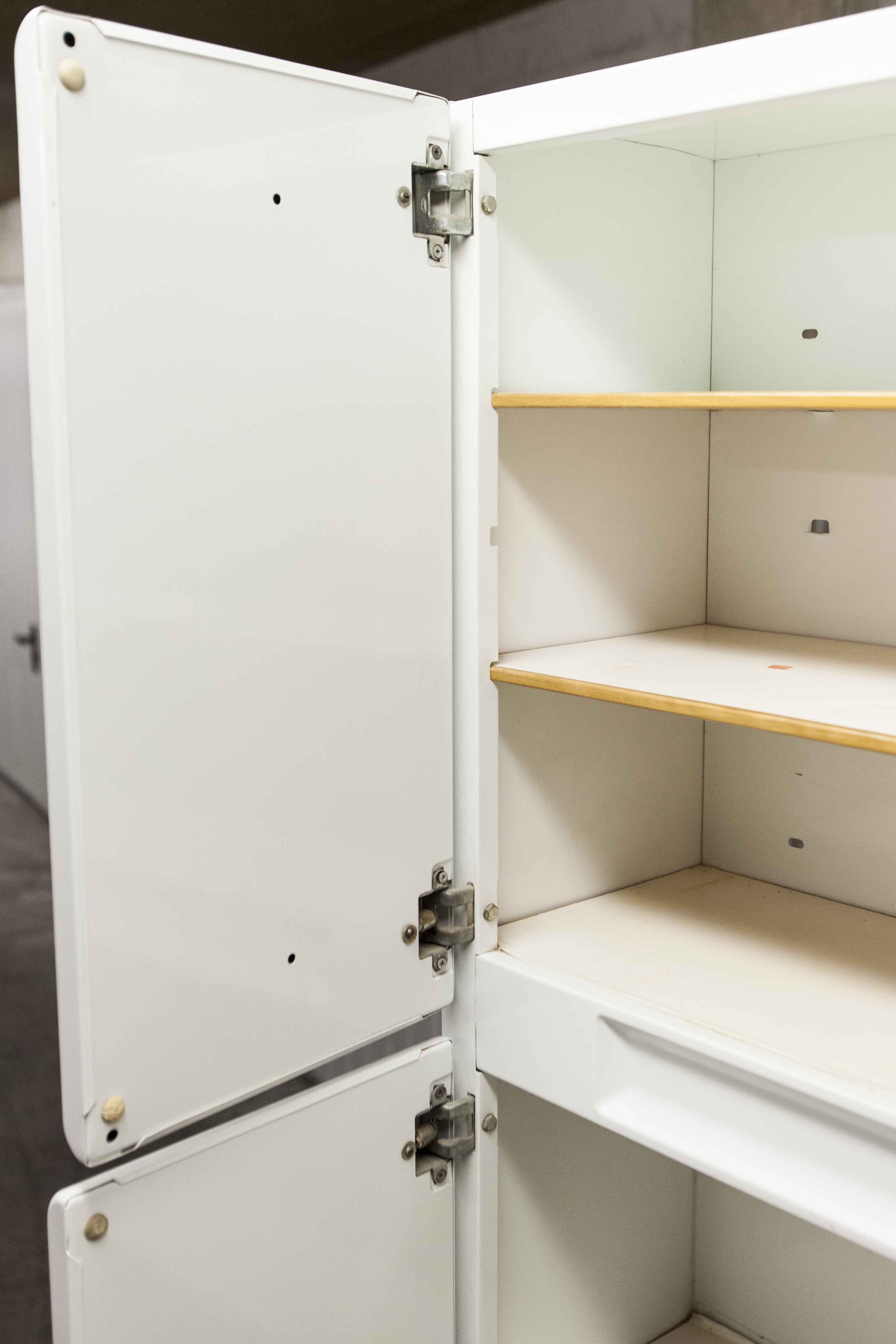 Bathroom cabinet in white metal 1960