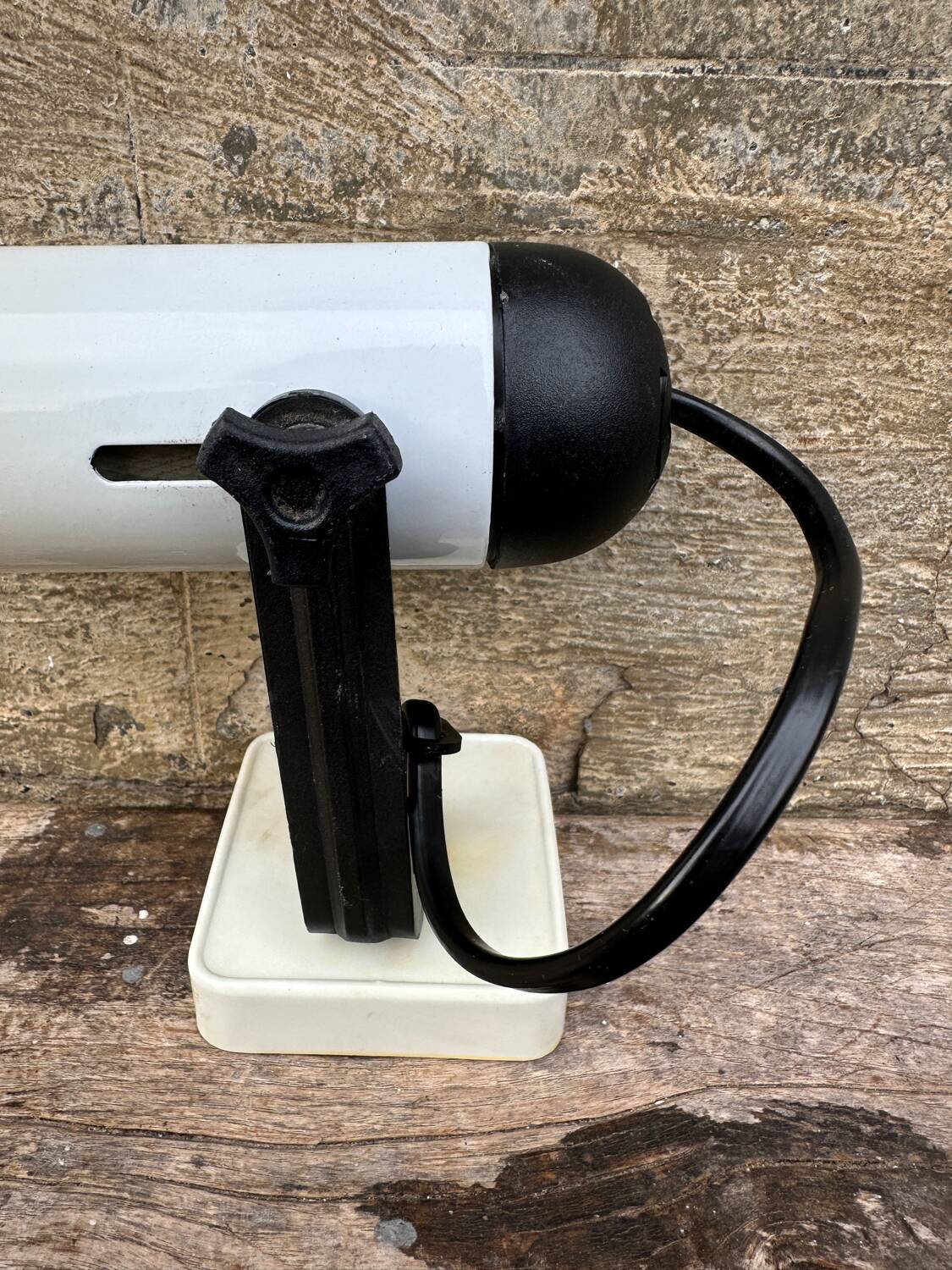 Vintage wall light, old 70s spotlight, Italian "il faretto", white.