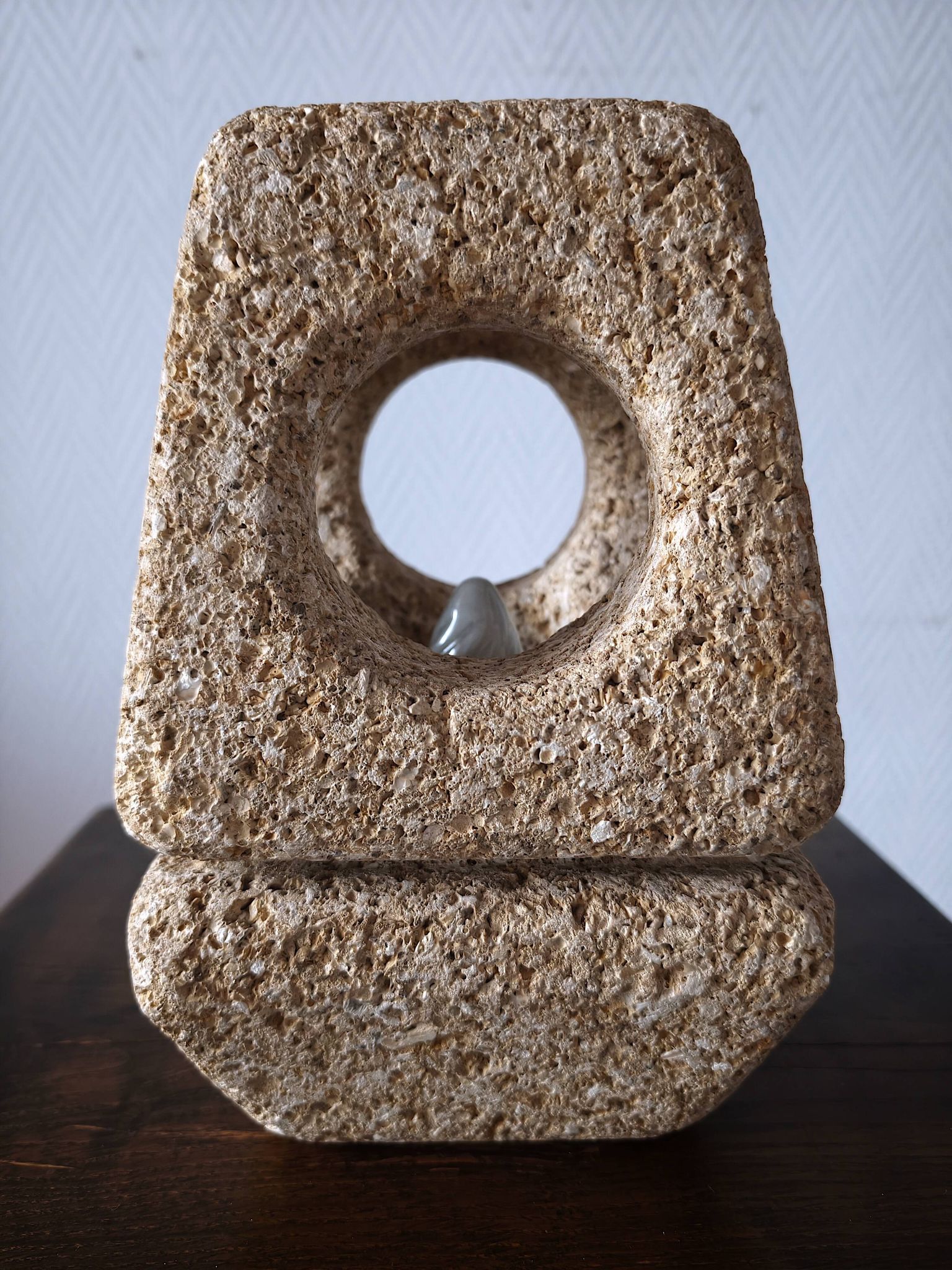Sculptural lamp in stone 1960-70