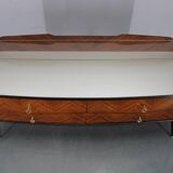 Buffet italien organique des années 1950 avec plateau en verre et 4 tiroirs