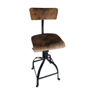 Chaise d'atelier biénaise premier modèle