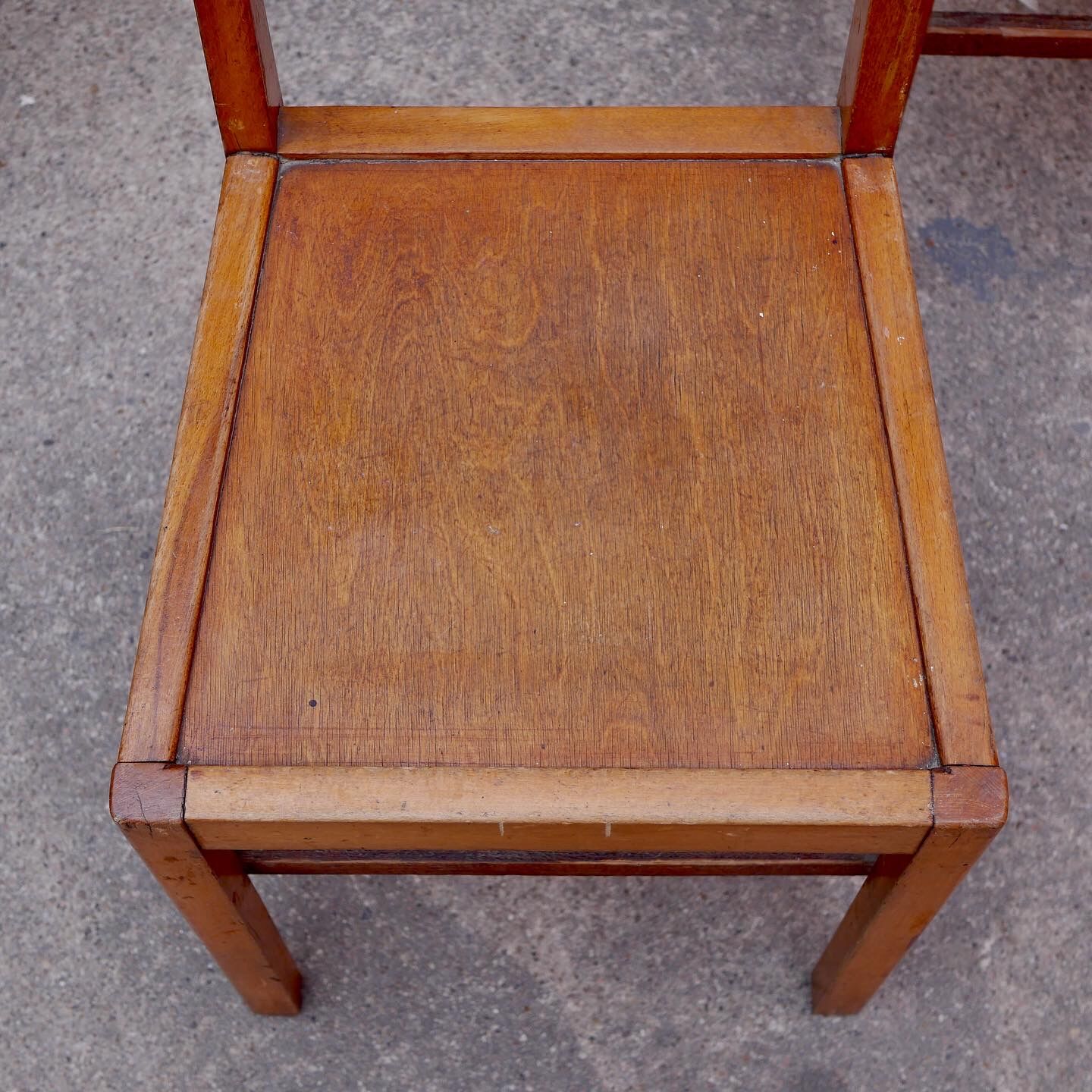 Série de 4 chaises bistrot en bois