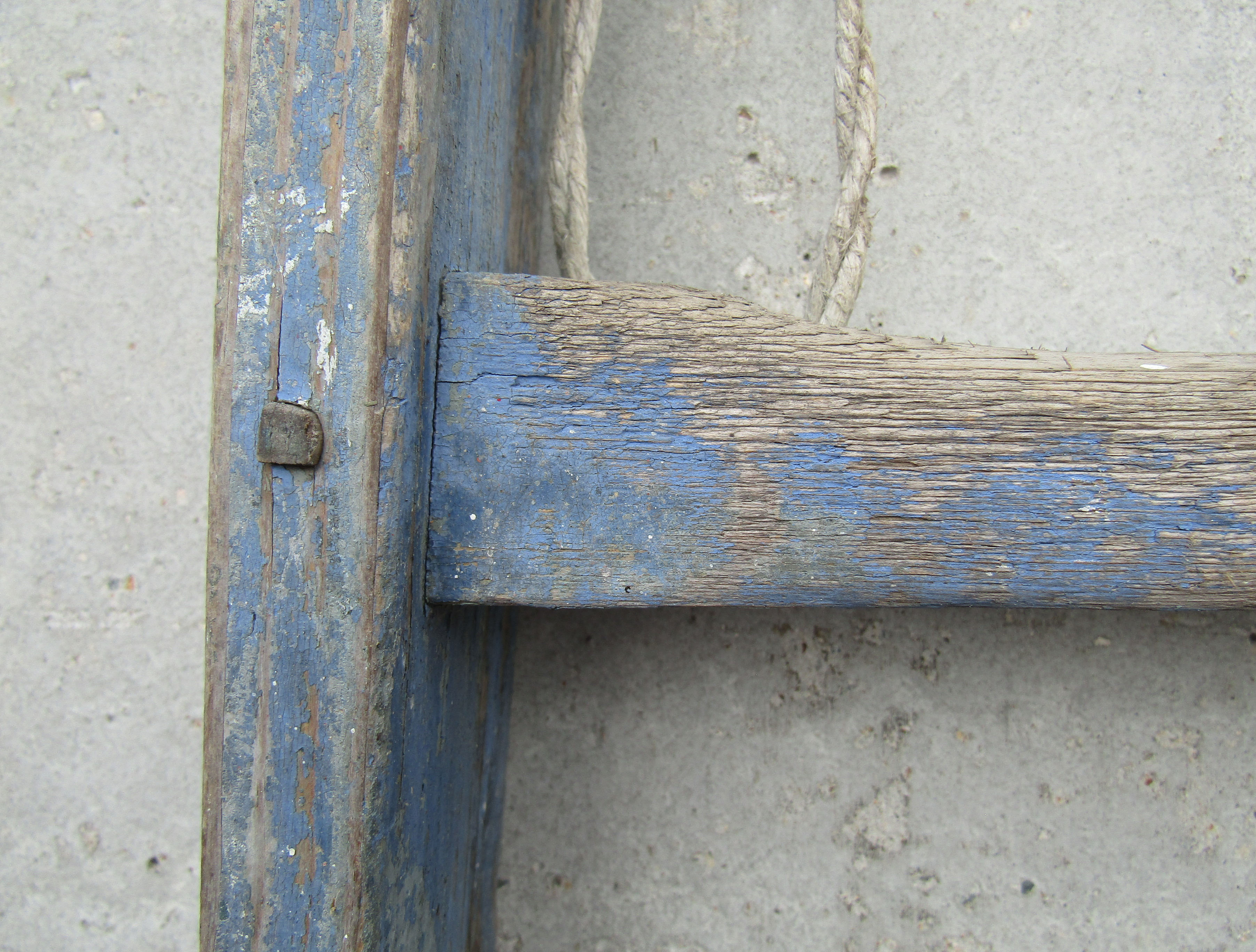 Ancien escabeau échelle de peintre