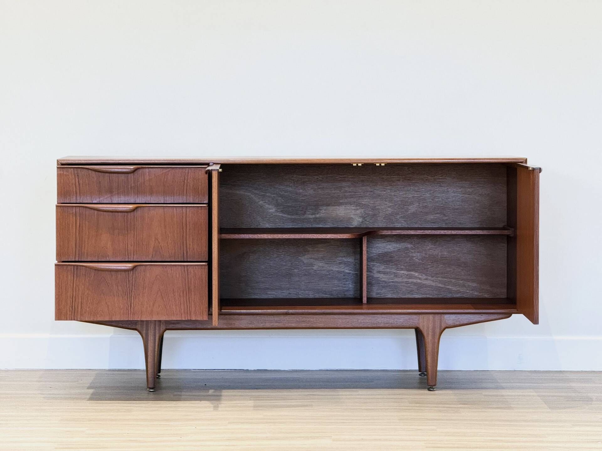 Small sideboard (Moy Collection by McIntosh)