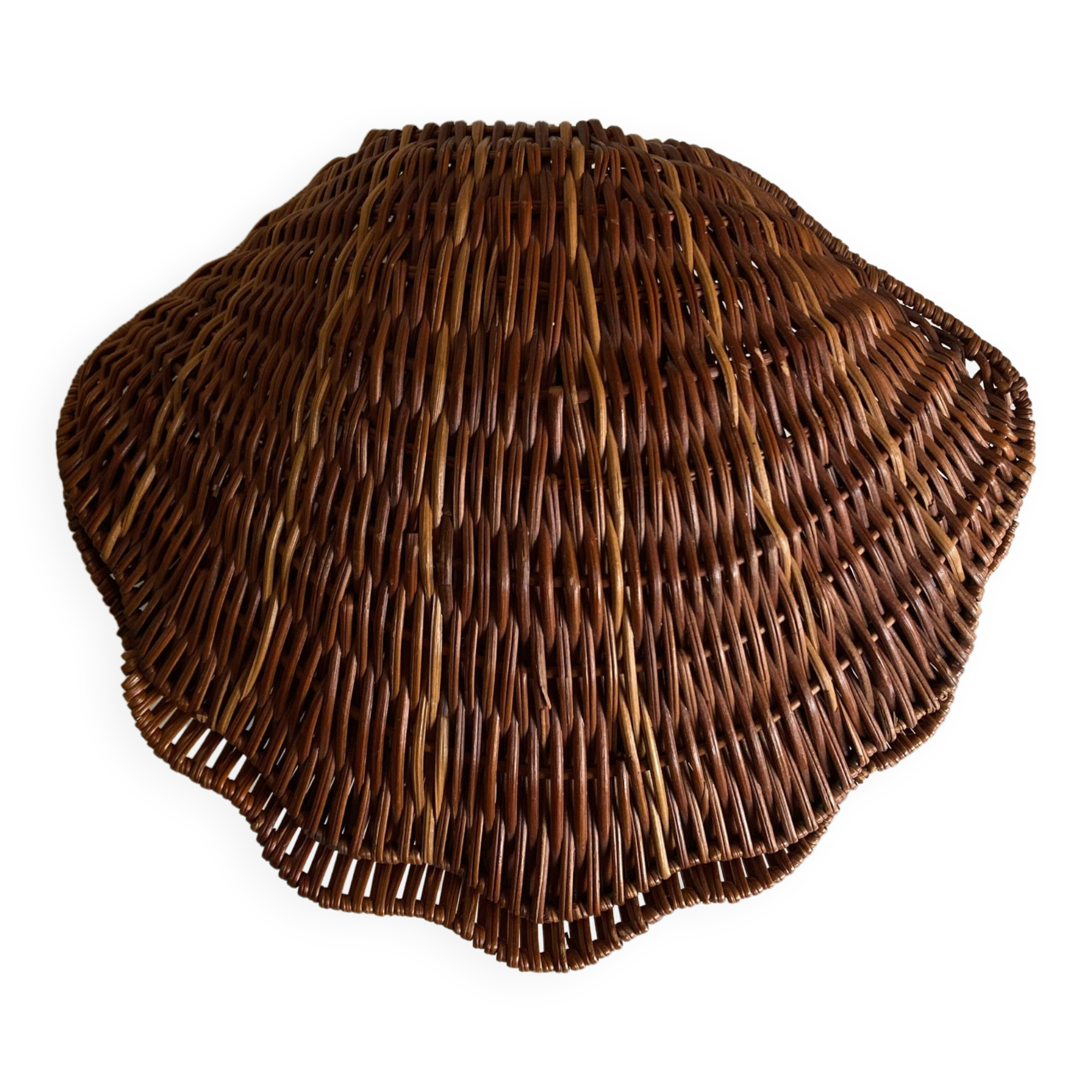 Empty corrugated shell pocket in wicker basket makers