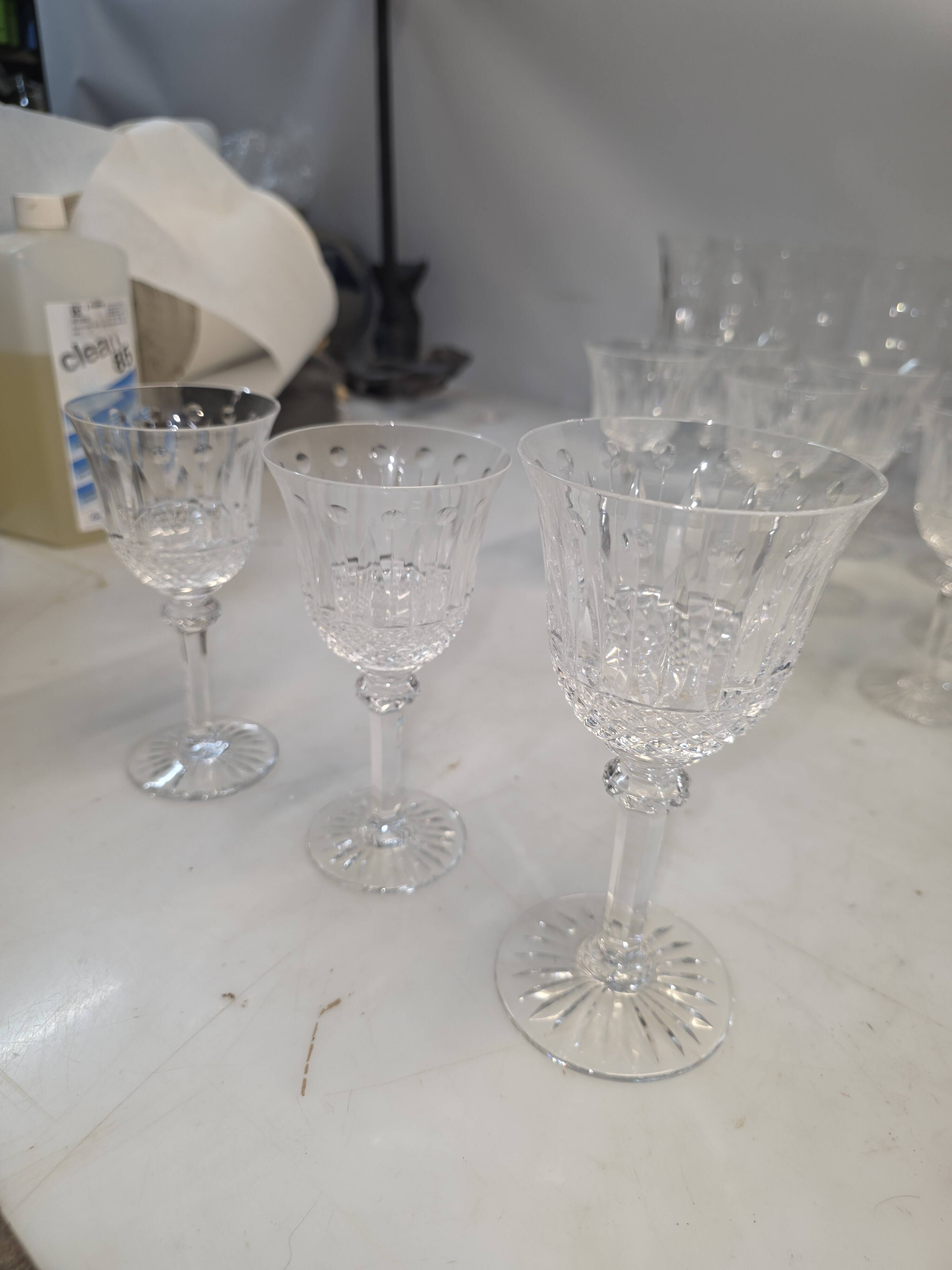 Service de 27 verres en cristal de Saint-Louis — Modèle Trianon