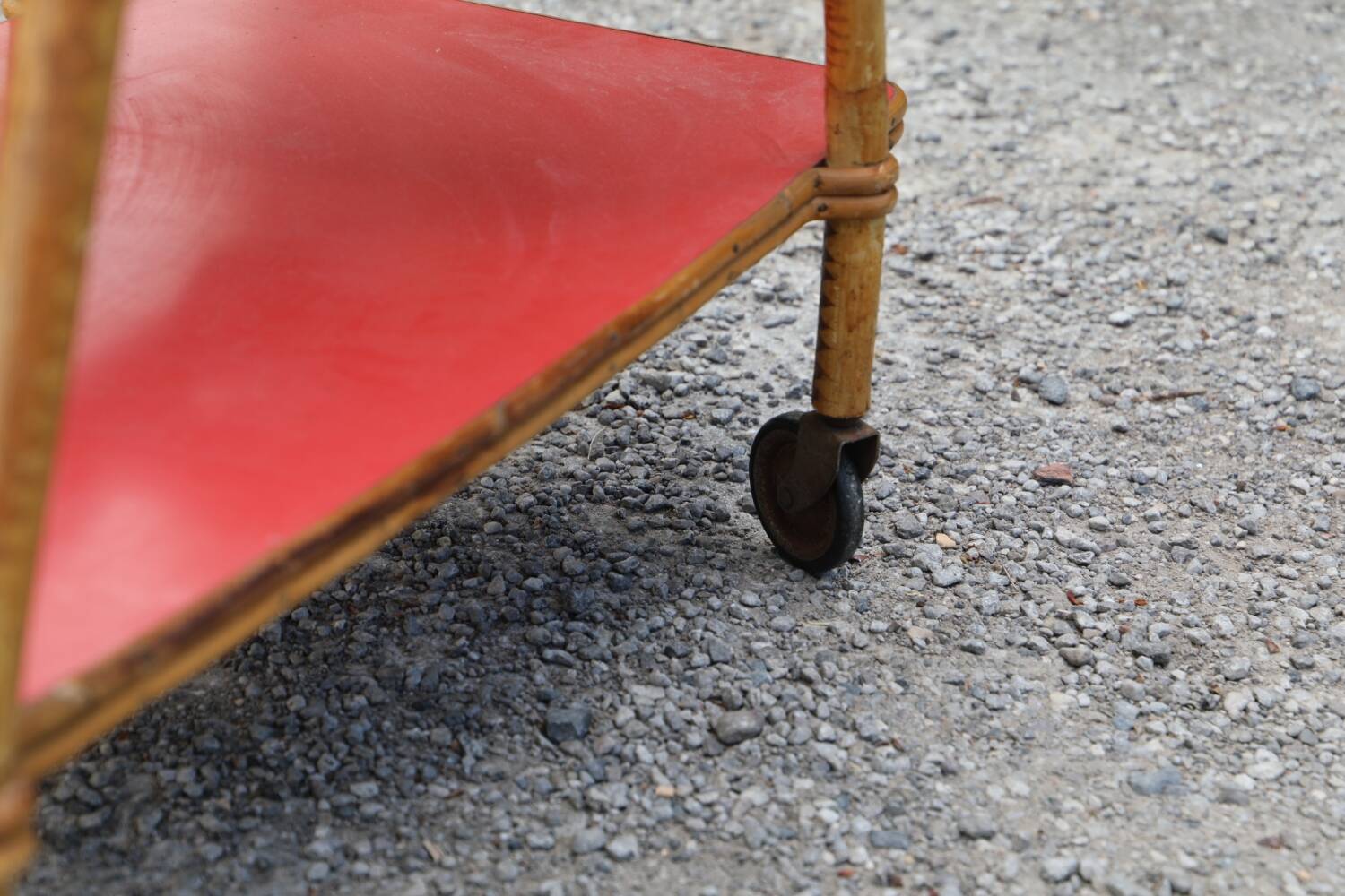 Desserte en rotin et formica