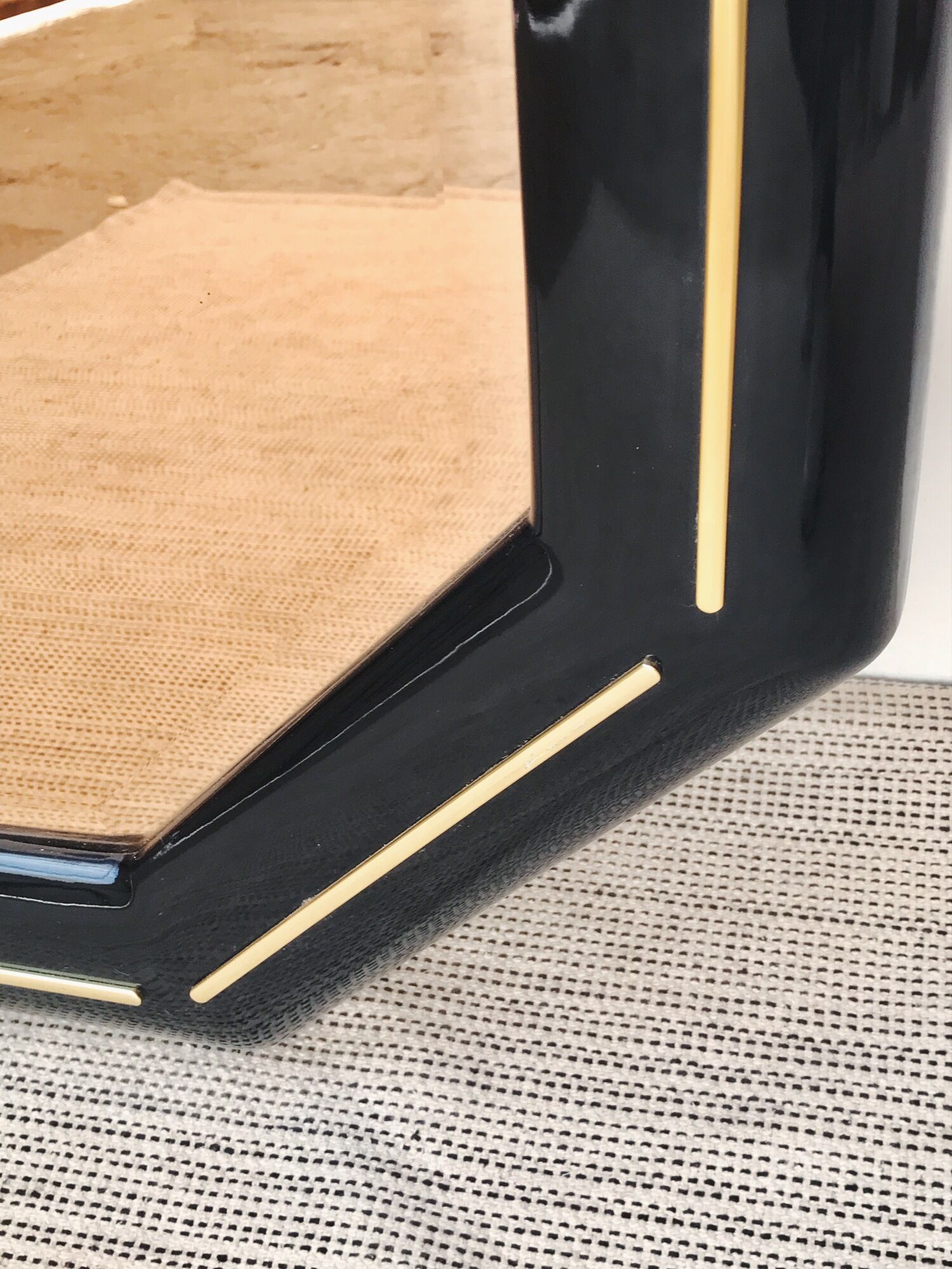 Octagonal mirror in lacquered black wood and brass - mirror smoked glass pink gold