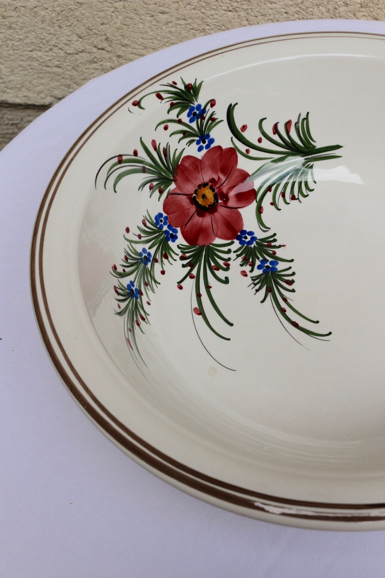 Salad bowl in antique earthenware