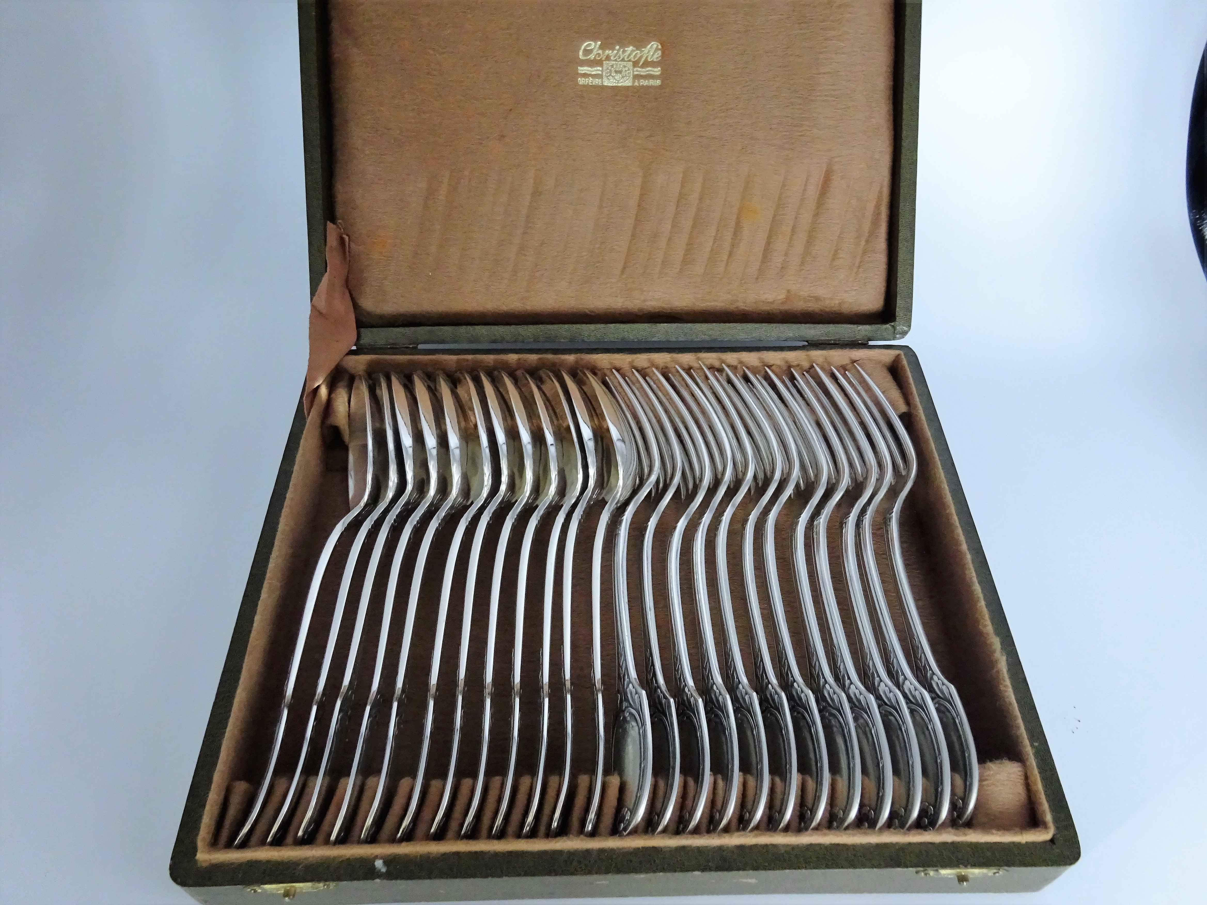 Christofle 24 cutlery spoons dessert whisks model Marie Antoinette metal arg