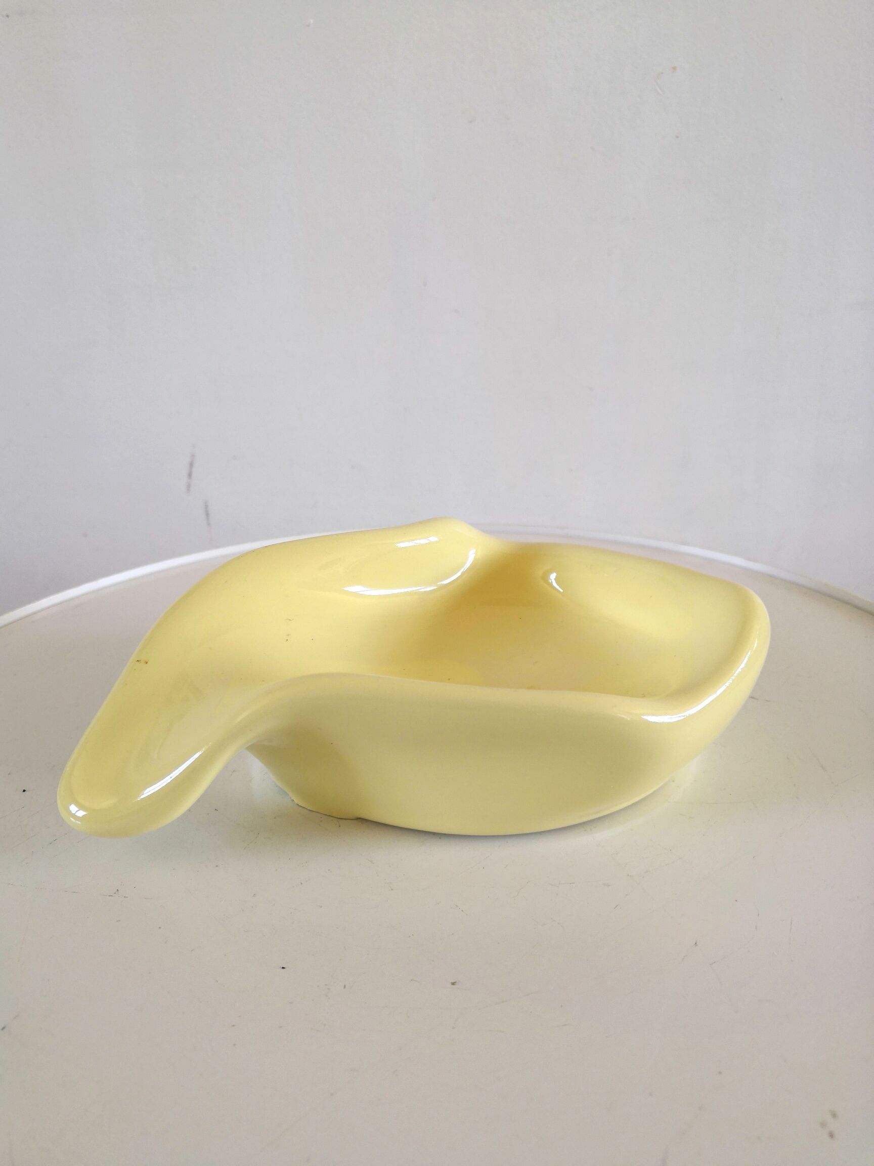 Vide poche cendrier en céramique forme libre années 60