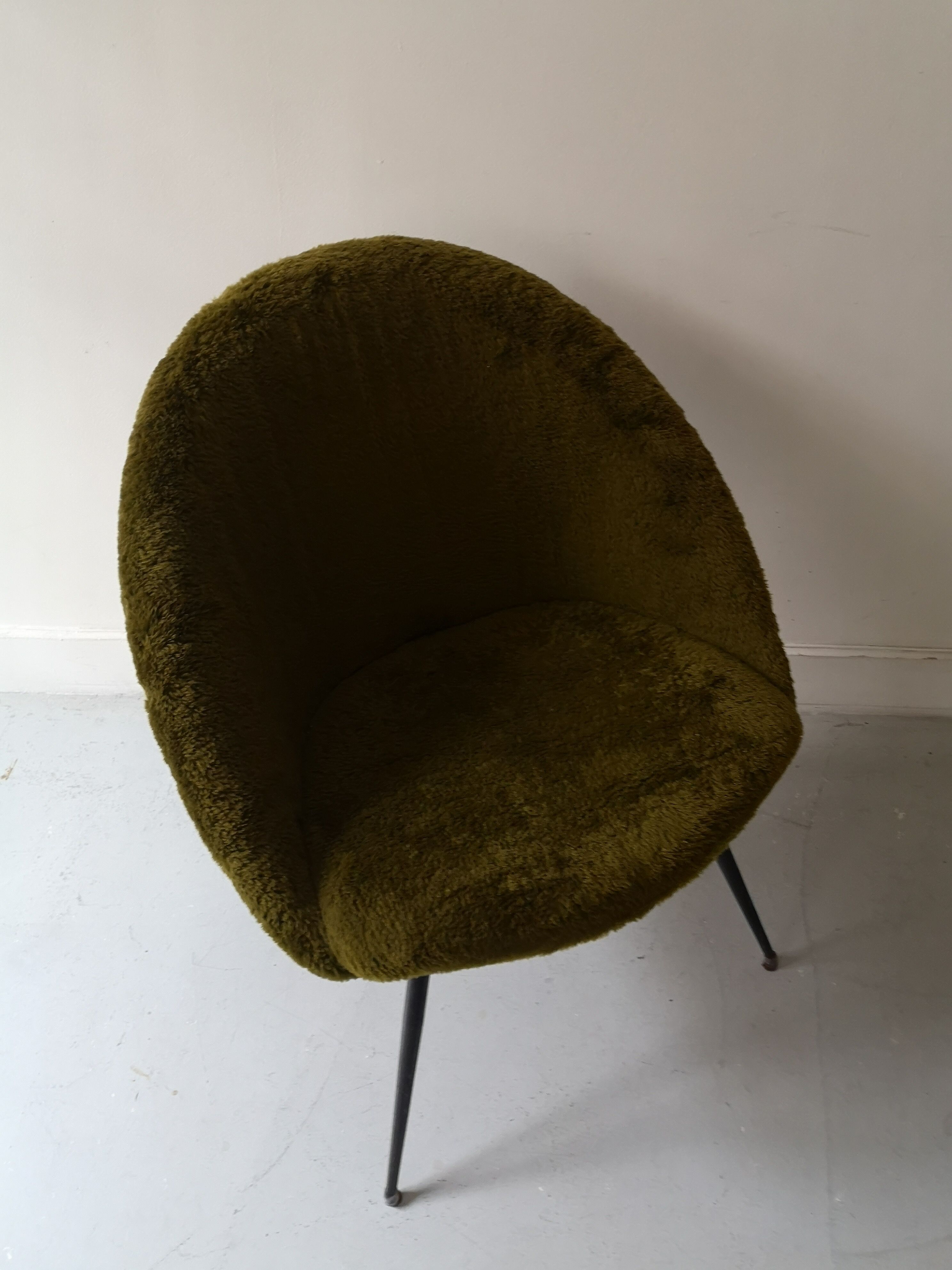 Vintage cocktail armchair in khaki moumoute, design 1970