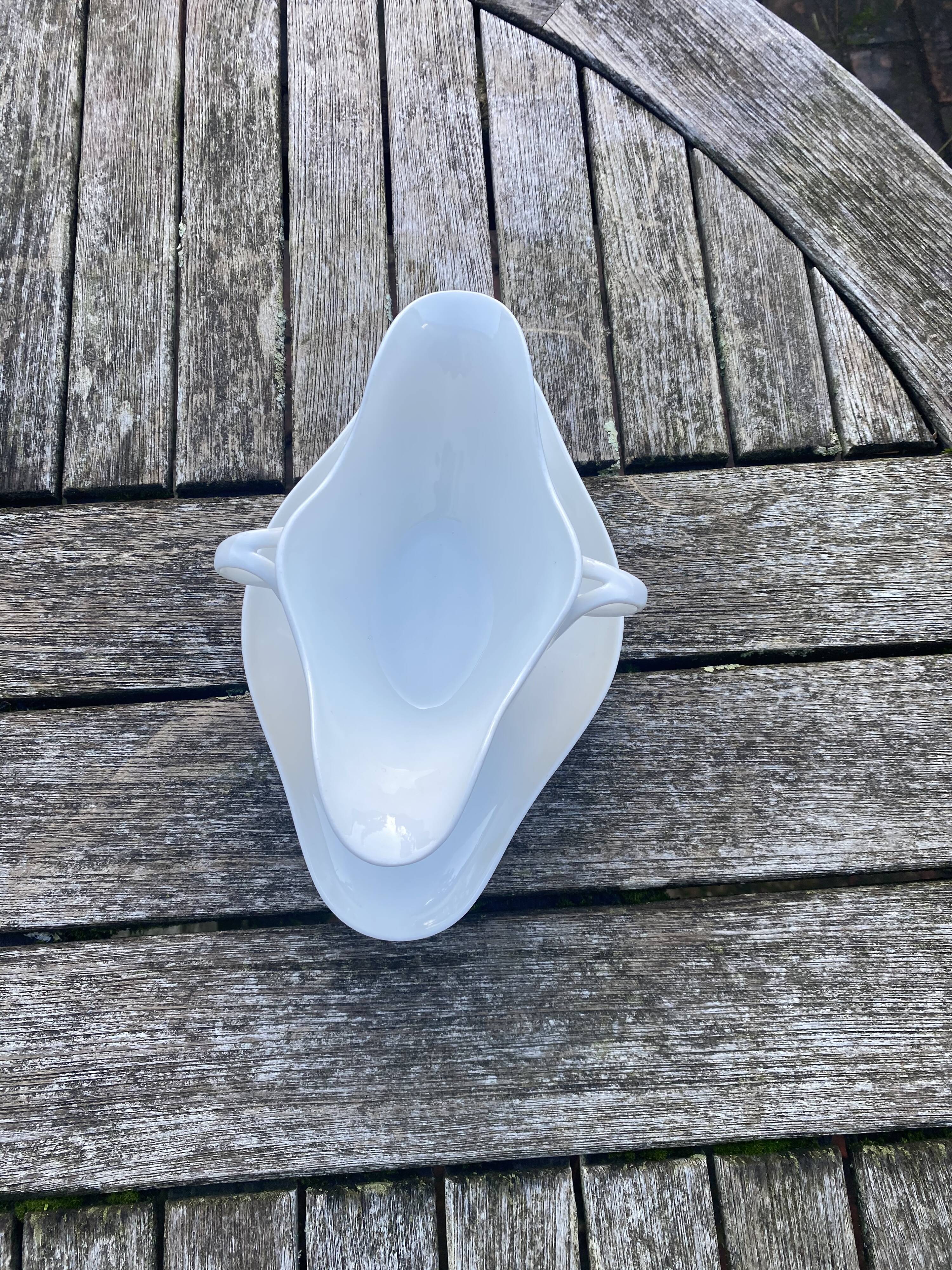 Porcelain sauce boat tableware
