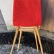 Chaises moumoute rouge vintage années 60