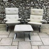 Pair of Armchairs and Ottoman, "Joker" Model, Large Leather Model