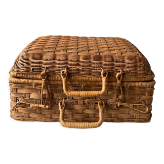 Vintage rattan picnic basket