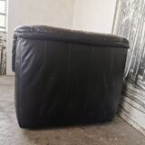 Pair of black leather armchairs from the 80s