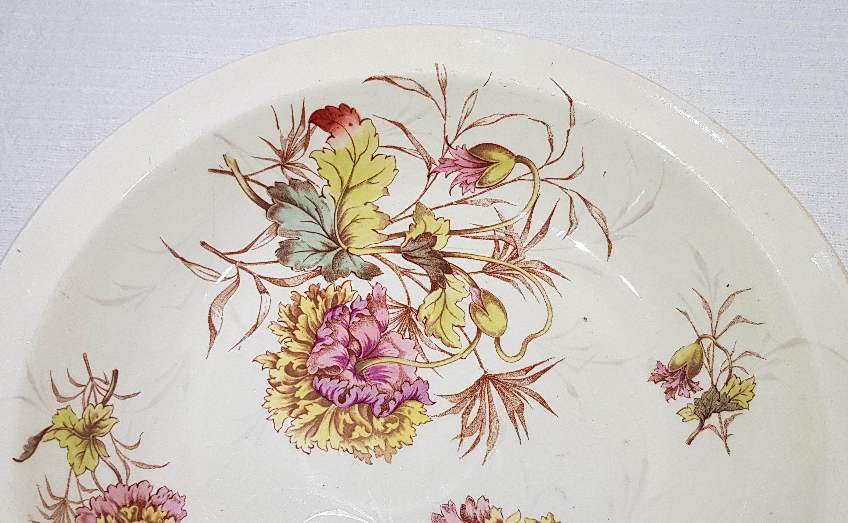 Hollow serving dish in Luneville earthenware model Poppy, iron earth, vegetable