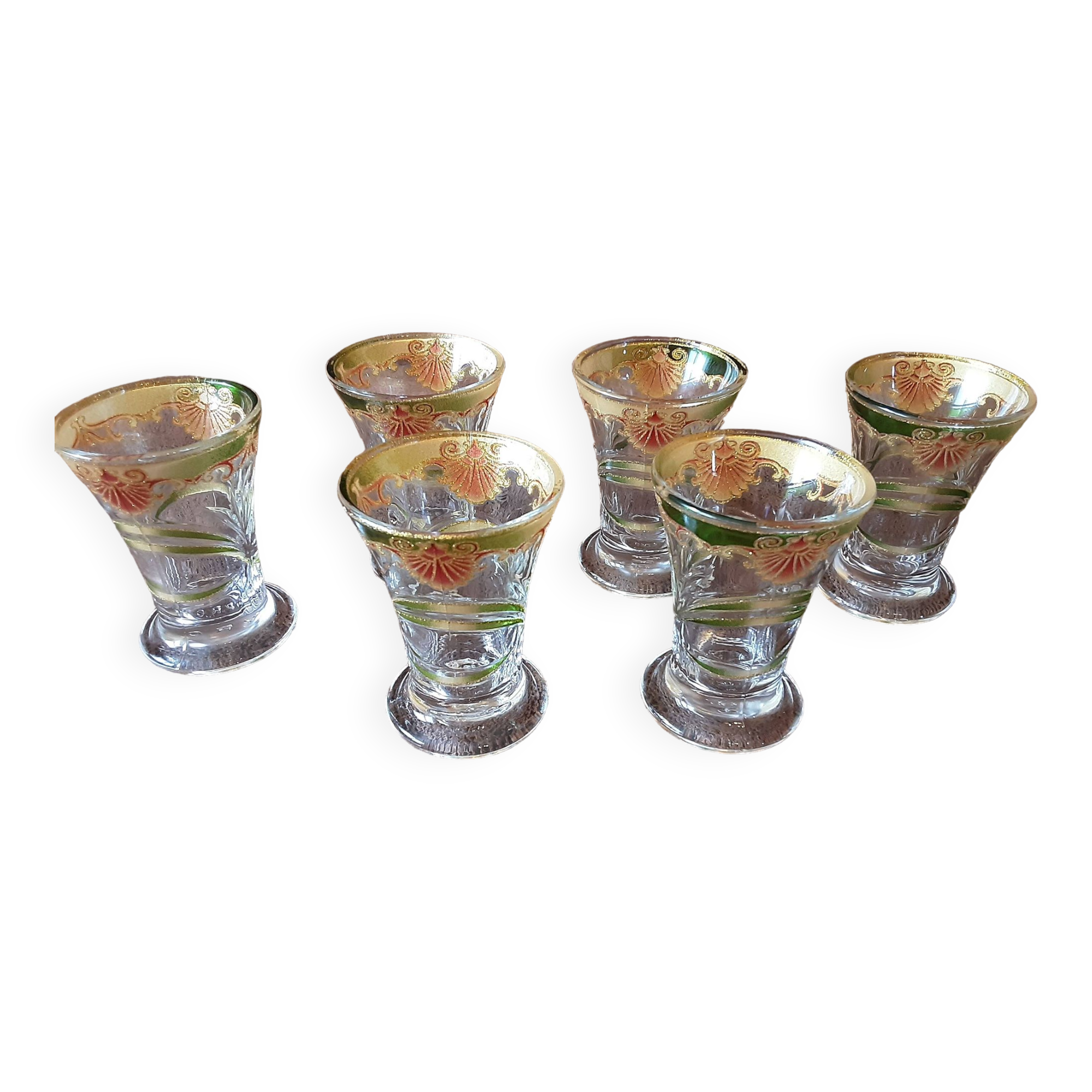 4 Anciens Petits Verres A Liqueur En Verre Gravé Feuille De Vigne Et