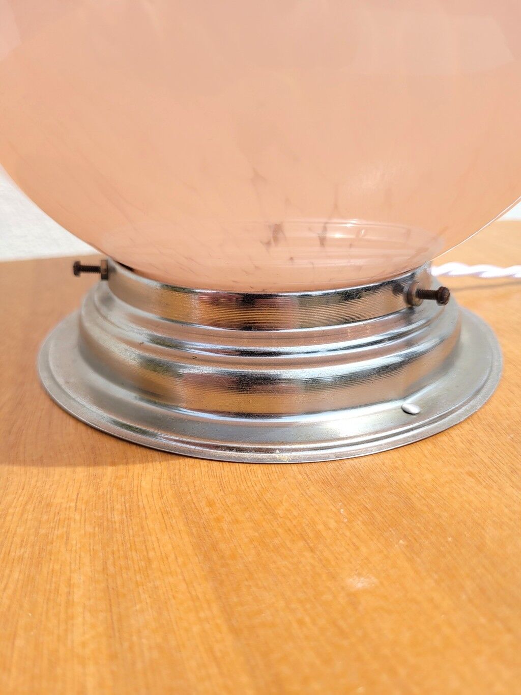 Lampe globe rose esprit Clichy rénovée