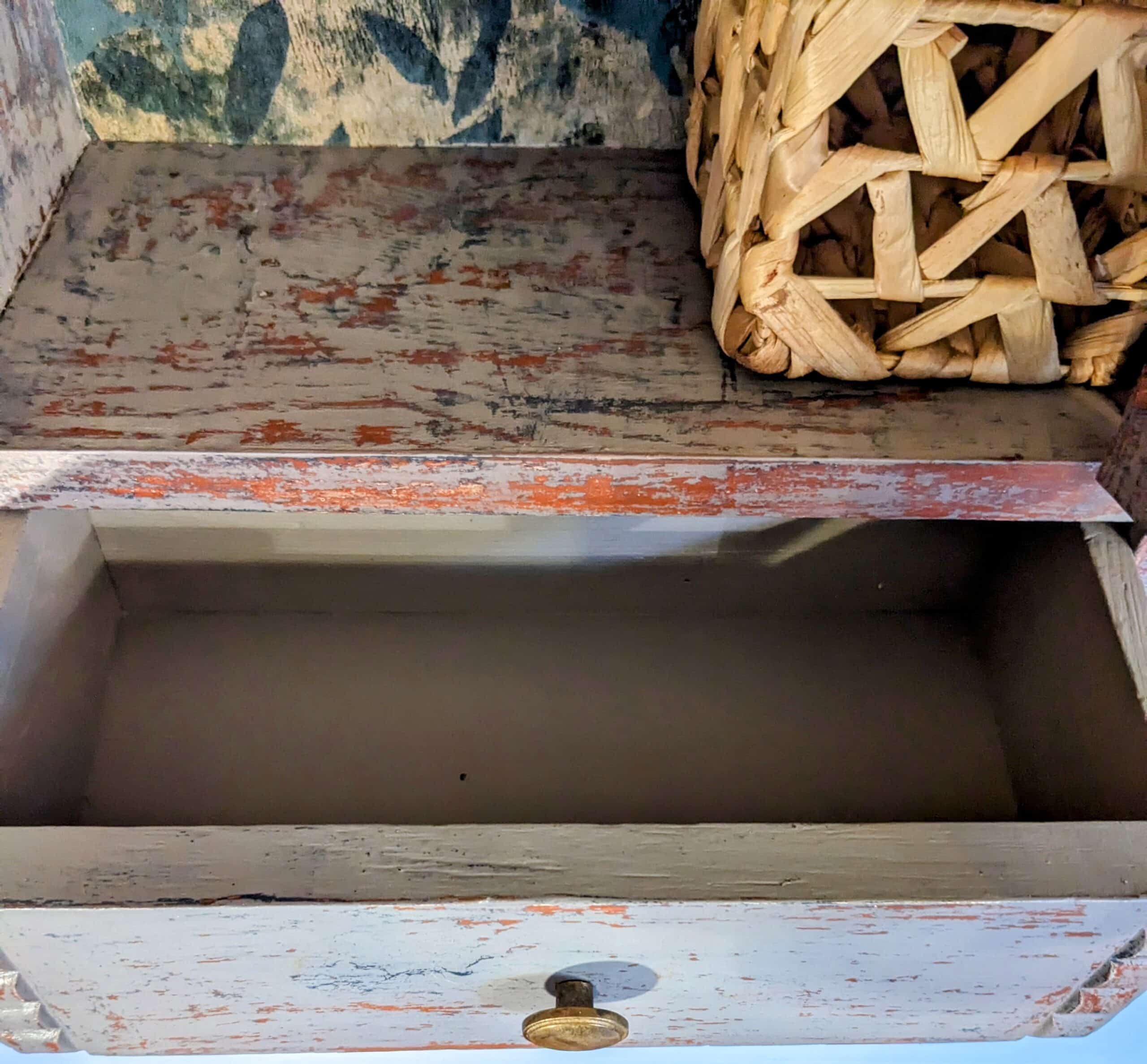 Vitrine murale vitrée en bois massif gris effet vieilli