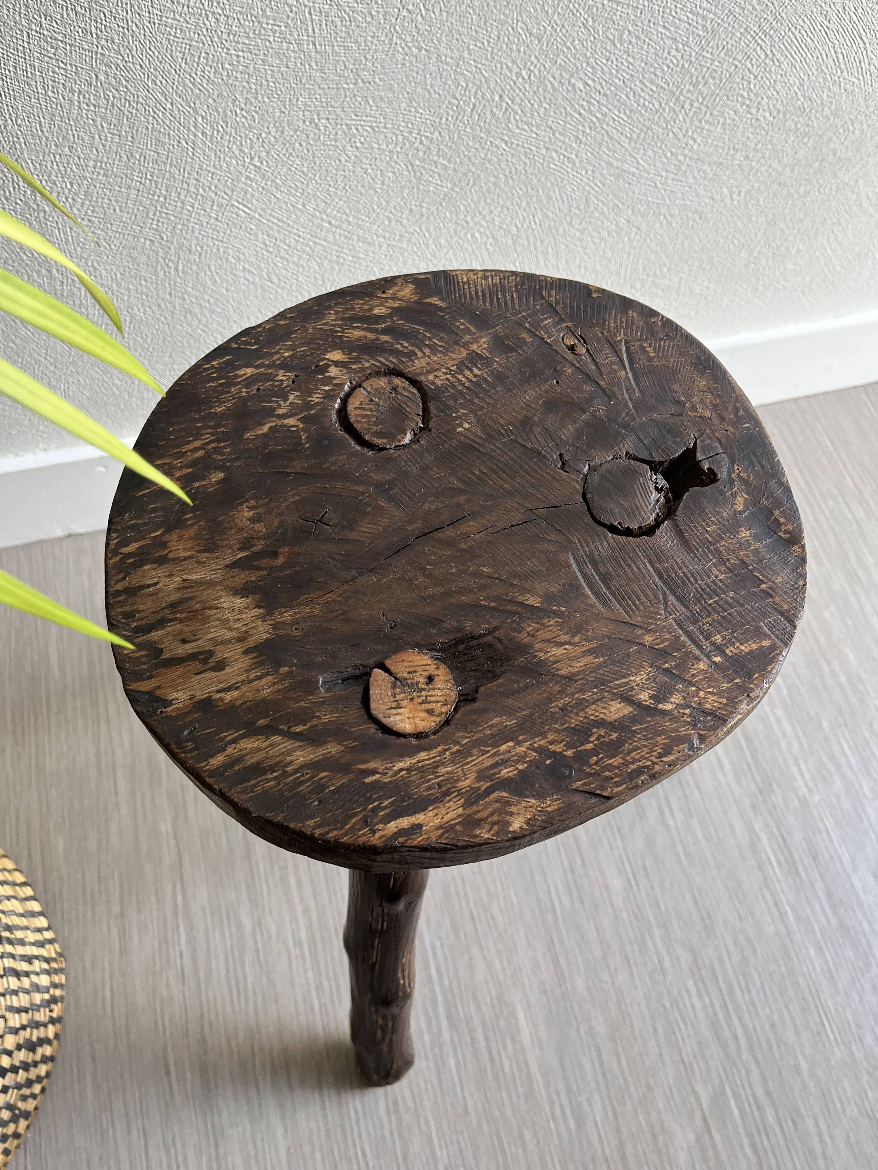 Tabouret tripode bois