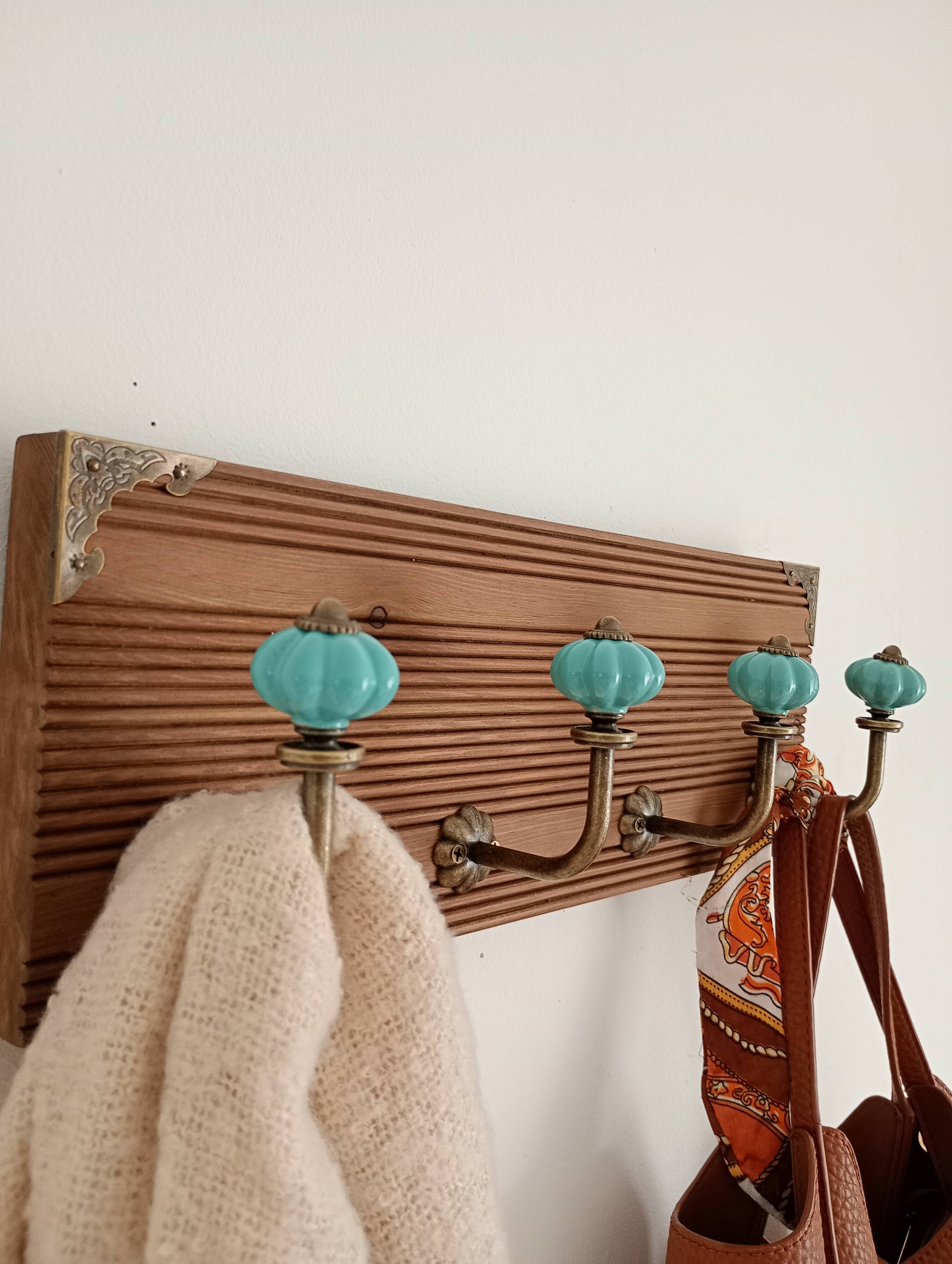 Retro vintage wall coat rack - 4 azure blue ceramic hooks