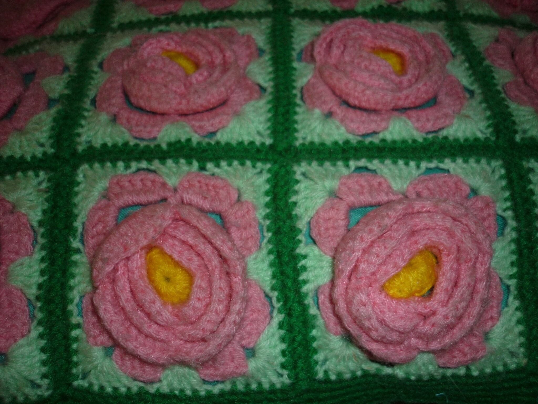 Cushion hook green pink yellow 40x40