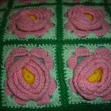Coussin crochet vert rose jaune 40x40