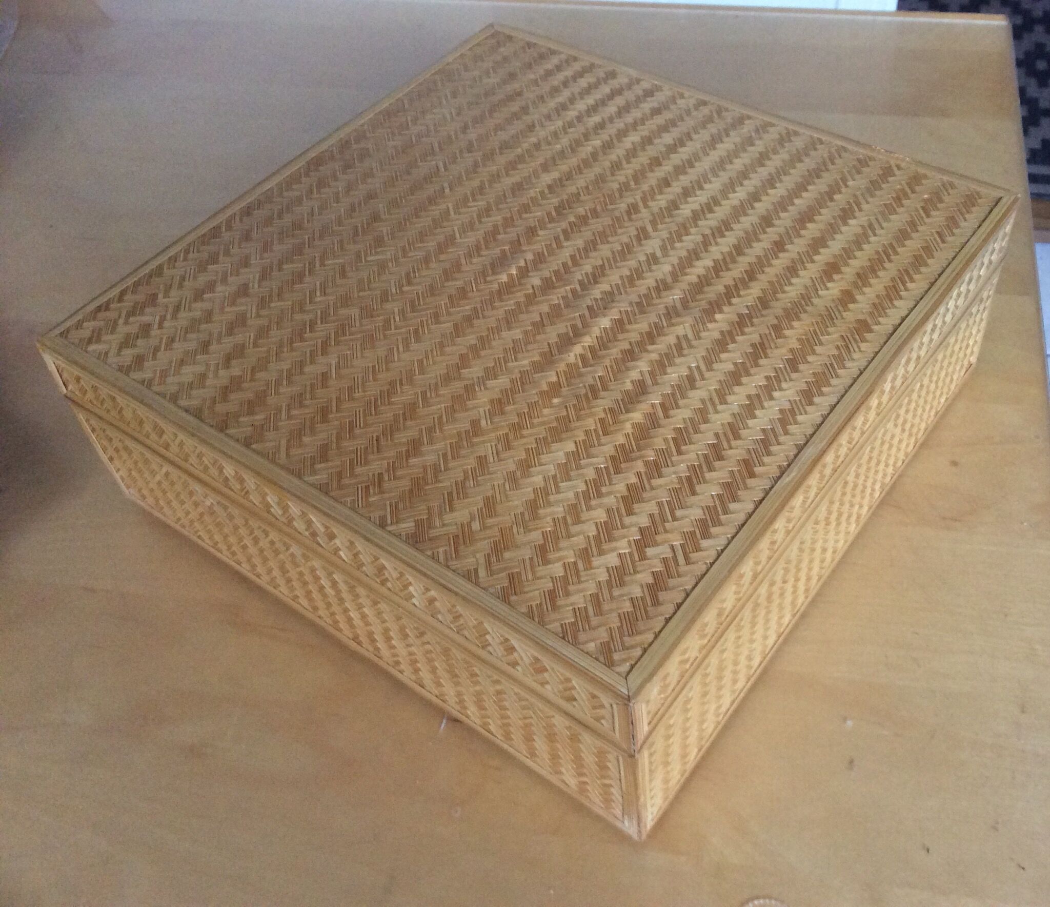 Straw marquetry box