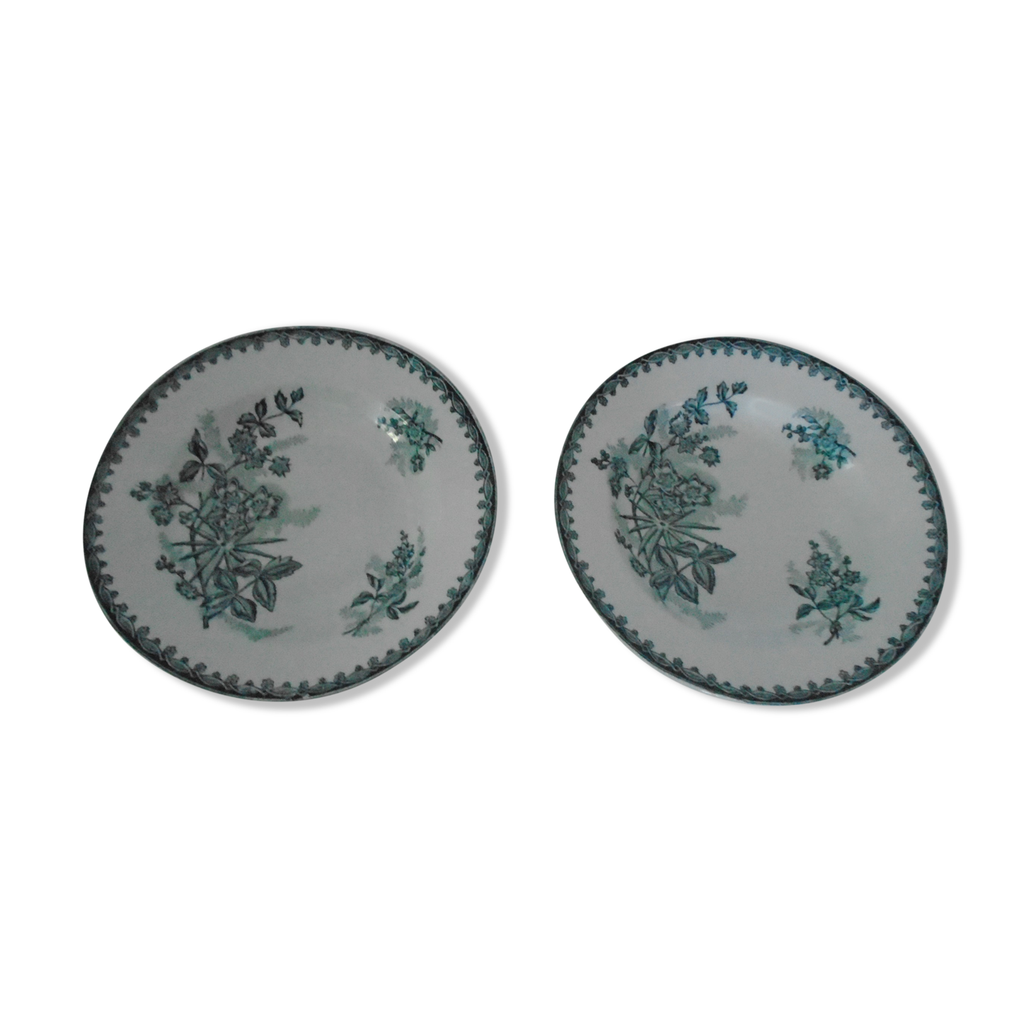2 Assiettes  terre de fer Sté amandinoise décor vert Margot fleurs  faience ancienne