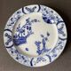 Assiette sur piédouche en faïence bleue et blanche Creil & Montereau, service "Japon", XIXème siècle