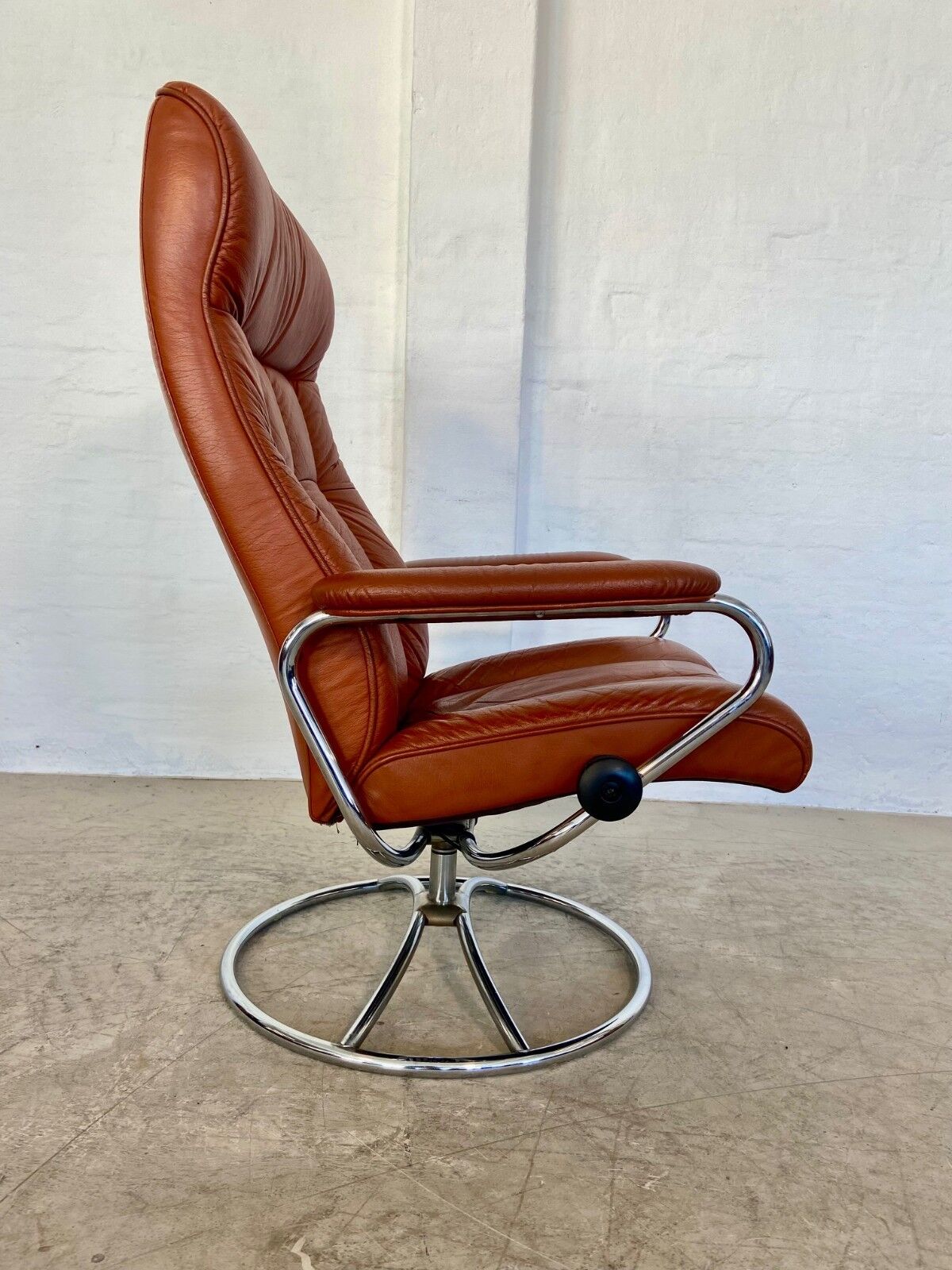 Vintage retro Ekornes Stressless reclining lounge chair & stool 1960s