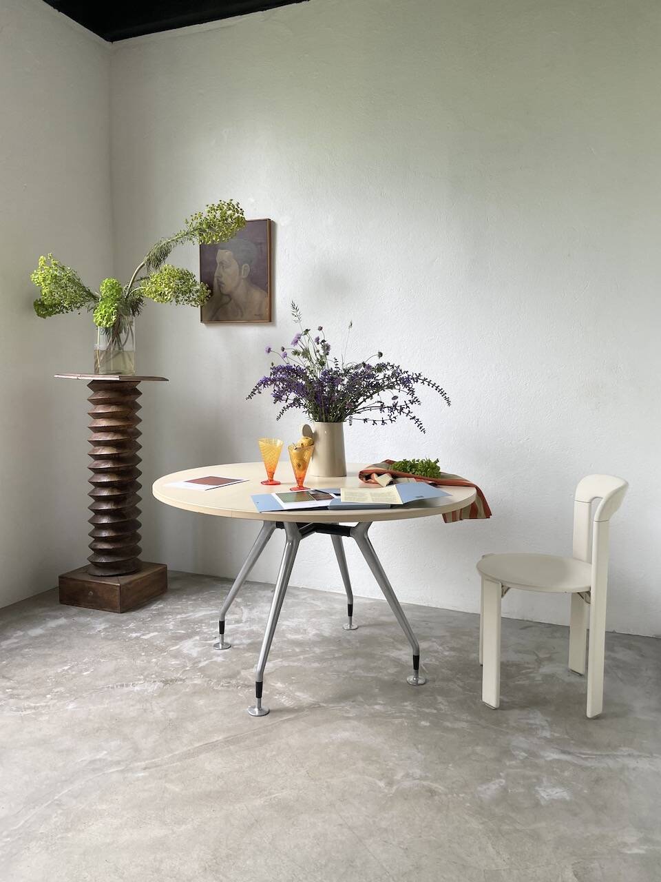 Tecno Nomos Round Table Brushed Metal