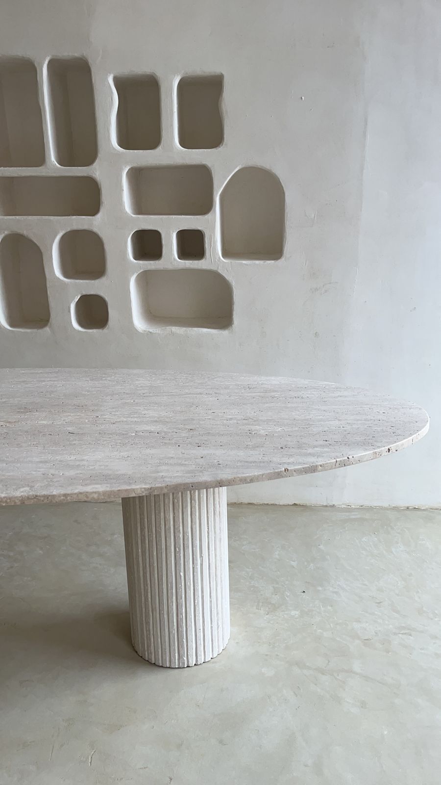 Calypso oval dining table - 150x90 - natural travertine