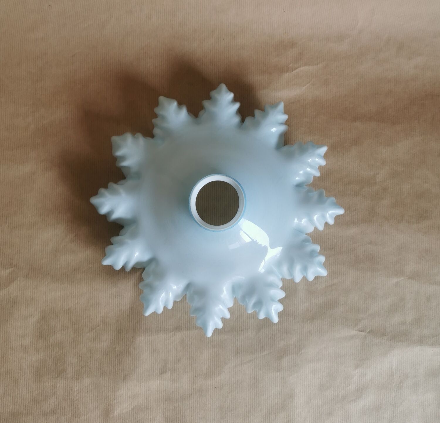 Blue opaline suspension