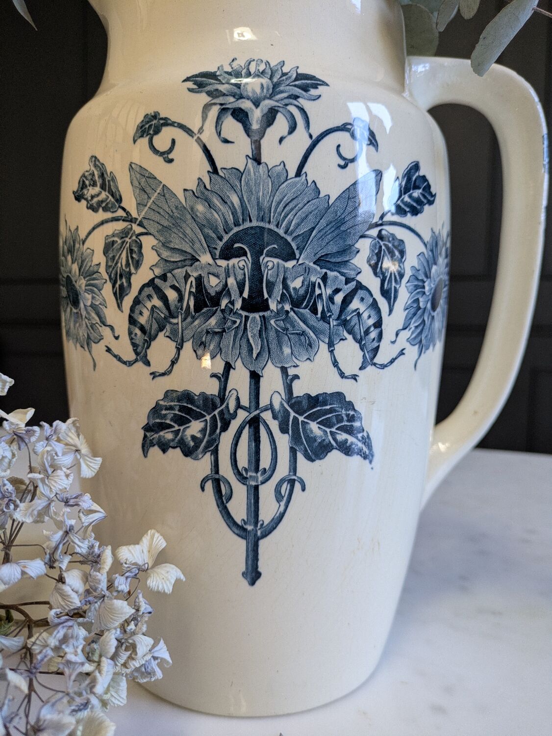 Pichet Longchamp 19th century